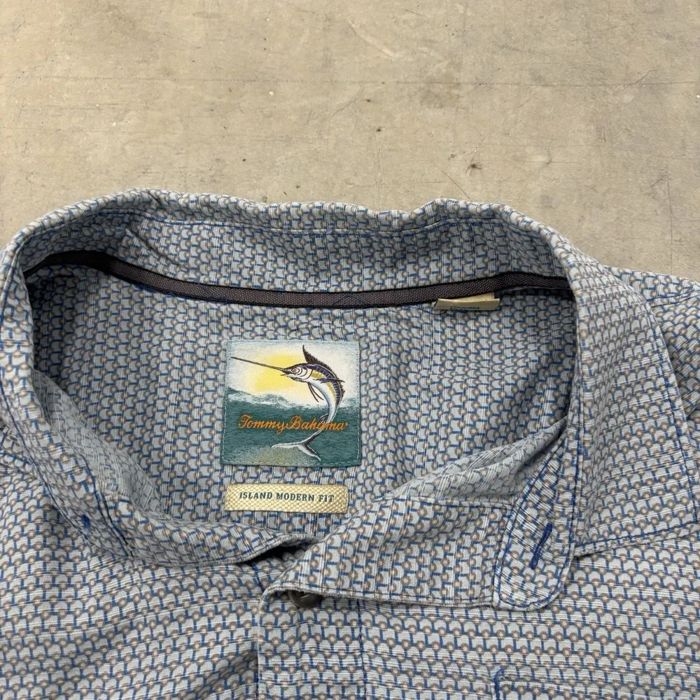 Tommy Bahama Short Sleeve Button Up Silk Island‎ Modern Fit Blue Geometric Sz XL
